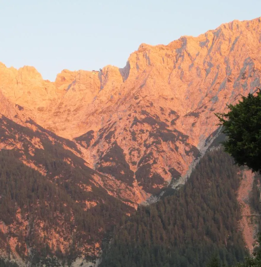 Romantische 5-Sterne- Ferienwohnungen Mittenwald Apartment